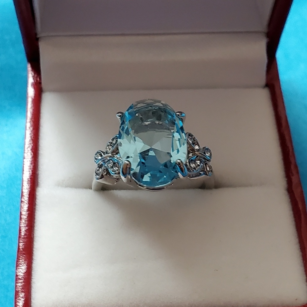 Rhinestone butterfly ring with natural topaz